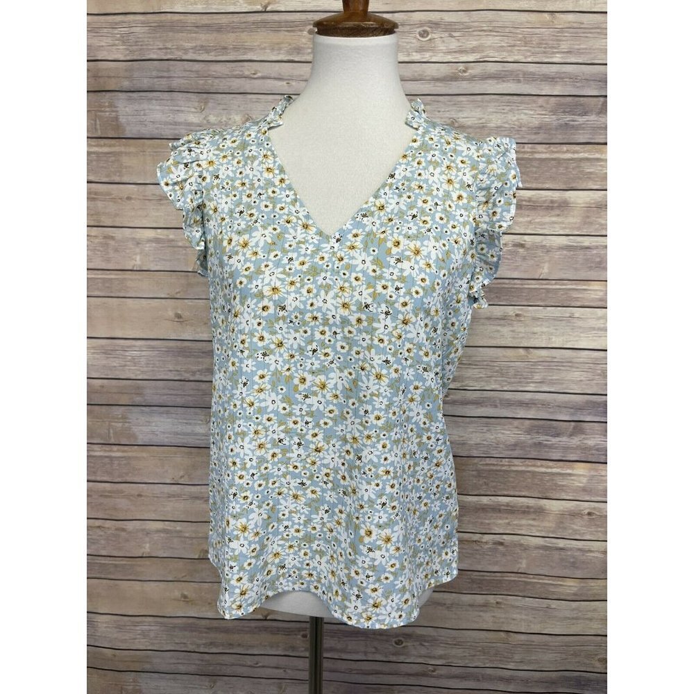 Q2 Medium Floral Blouse Ruffled V Neck Sleeveless Boho Blue White Prairie
